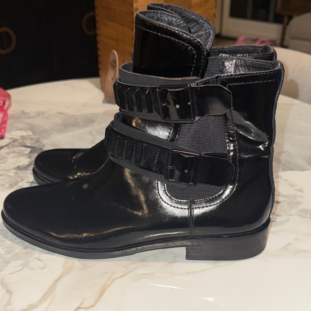 Pour La Victoire Patent Leather Ankle Booties - Picture 4 of 9